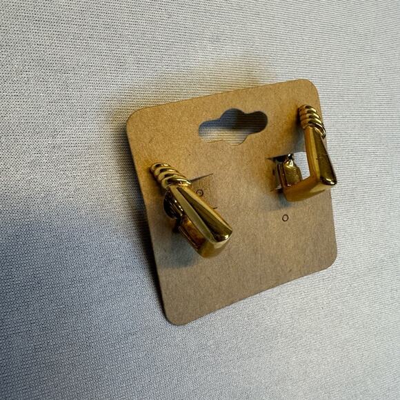 Monet Gold Tone Geometrical Clip On Earrings - Picture 1 of 1